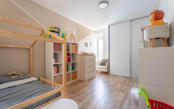 Appartement à vendre    4 pièces • 111 m2 Villefranche-sur-Saône