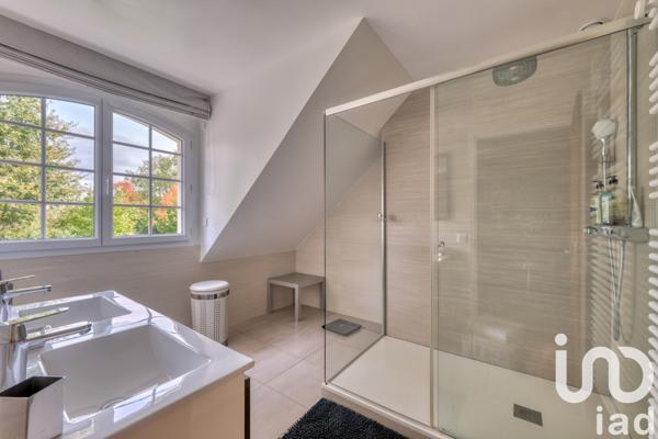Maison à vendre 8 pièces 169 m² Le Plessis-Trévise