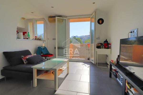 À vendre appartement 39m2 type 2 13010 LUMINEUX EXPO SUD EST BALCON CAVE TRES BON RAPPORT LOCATIF