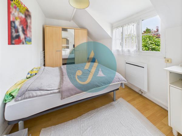 Nevers (58000) Rare à Nevers – Ensemble immobilier avec maison principale de charme + 3 logements indépendants À deux pas du