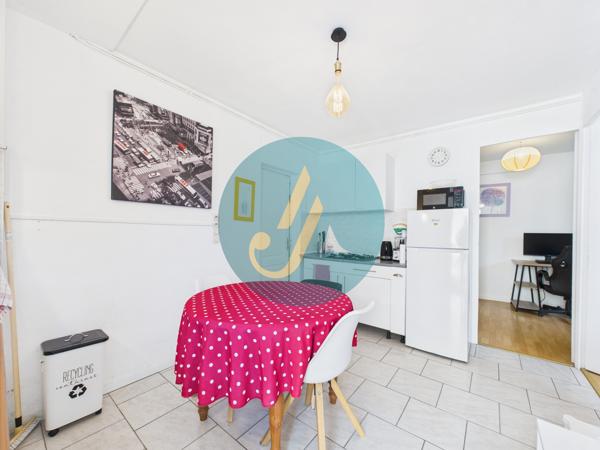 Nevers (58000) Rare à Nevers – Ensemble immobilier avec maison principale de charme + 3 logements indépendants À deux pas du