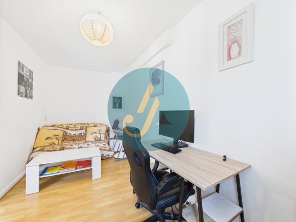 Nevers (58000) Rare à Nevers – Ensemble immobilier avec maison principale de charme + 3 logements indépendants À deux pas du