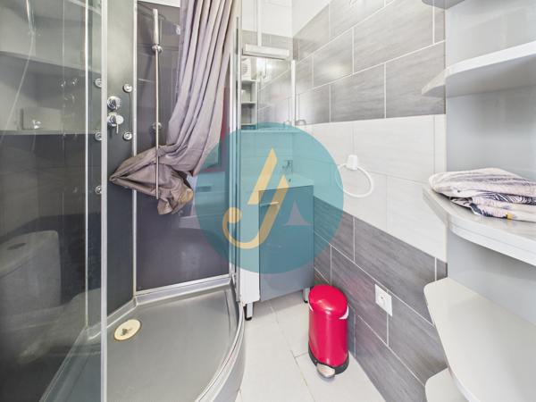 Nevers (58000) Rare à Nevers – Ensemble immobilier avec maison principale de charme + 3 logements indépendants À deux pas du