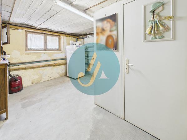 Nevers (58000) Rare à Nevers – Ensemble immobilier avec maison principale de charme + 3 logements indépendants À deux pas du