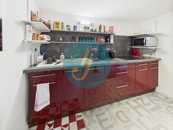 Nevers (58000) Rare à Nevers – Ensemble immobilier avec maison principale de charme + 3 logements indépendants À deux pas du