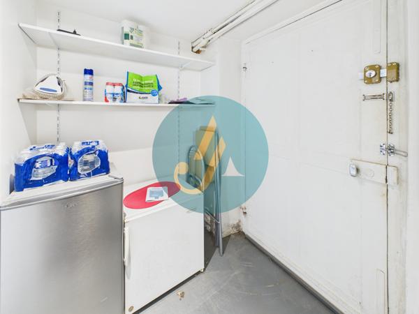 Nevers (58000) Rare à Nevers – Ensemble immobilier avec maison principale de charme + 3 logements indépendants À deux pas du