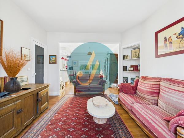 Nevers (58000) Rare à Nevers – Ensemble immobilier avec maison principale de charme + 3 logements indépendants À deux pas du