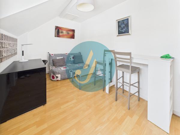 Nevers (58000) Rare à Nevers – Ensemble immobilier avec maison principale de charme + 3 logements indépendants À deux pas du