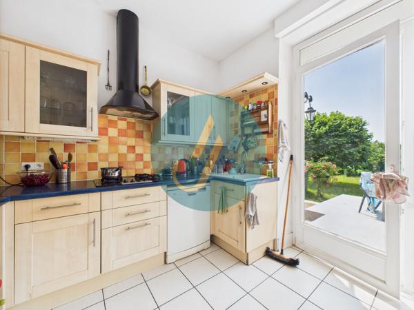 Nevers (58000) Rare à Nevers – Ensemble immobilier avec maison principale de charme + 3 logements indépendants À deux pas du