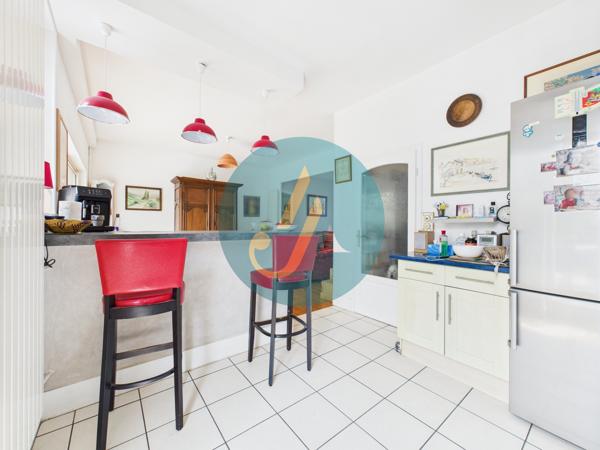 Nevers (58000) Rare à Nevers – Ensemble immobilier avec maison principale de charme + 3 logements indépendants À deux pas du