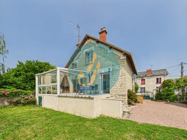 Nevers (58000) Rare à Nevers – Ensemble immobilier avec maison principale de charme + 3 logements indépendants À deux pas du