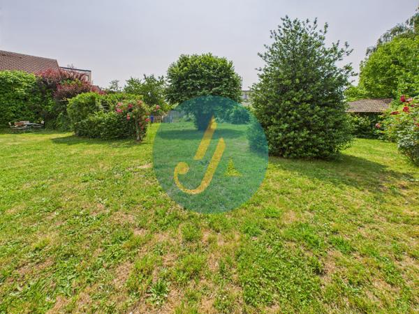 Nevers (58000) Rare à Nevers – Ensemble immobilier avec maison principale de charme + 3 logements indépendants À deux pas du