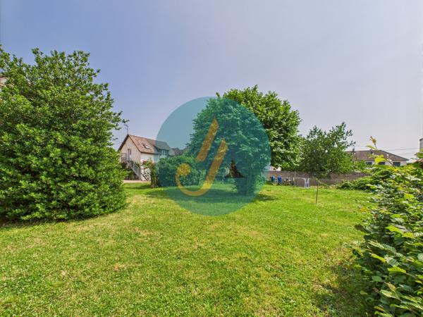 Nevers (58000) Rare à Nevers – Ensemble immobilier avec maison principale de charme + 3 logements indépendants À deux pas du