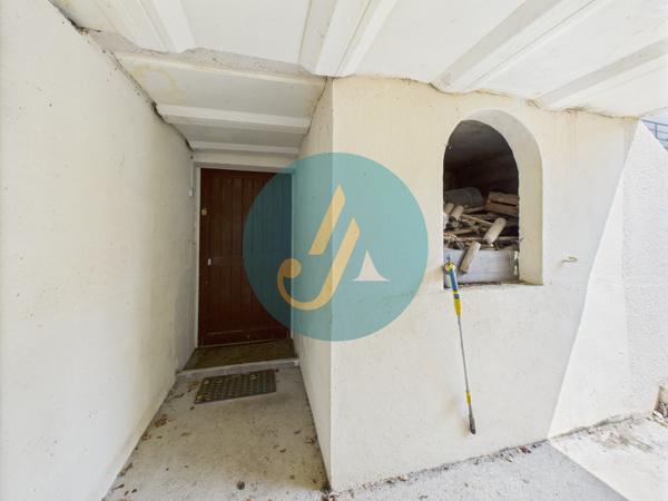 Nevers (58000) Rare à Nevers – Ensemble immobilier avec maison principale de charme + 3 logements indépendants À deux pas du