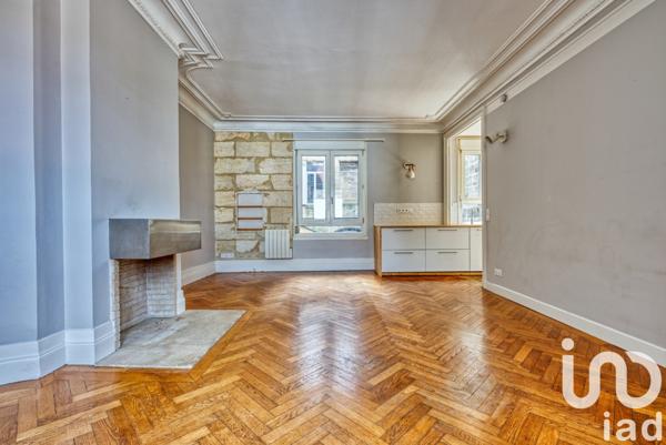 Appartement 3 pièces de 72 m² à Bordeaux (33300)