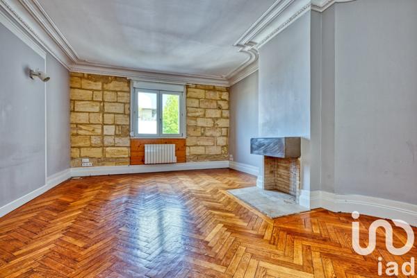 Appartement 3 pièces de 72 m² à Bordeaux (33300)