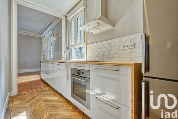 Appartement 3 pièces de 72 m² à Bordeaux (33300)