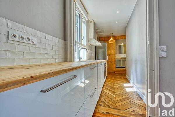 Appartement 3 pièces de 72 m² à Bordeaux (33300)