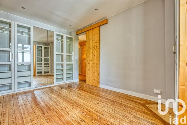 Appartement 3 pièces de 72 m² à Bordeaux (33300)