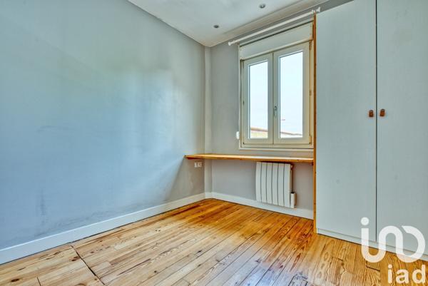 Appartement 3 pièces de 72 m² à Bordeaux (33300)
