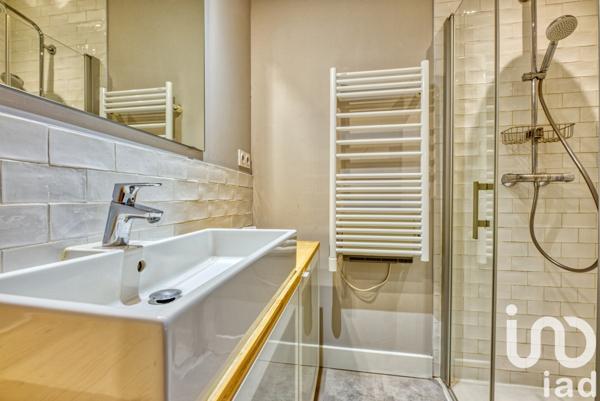 Appartement 3 pièces de 72 m² à Bordeaux (33300)