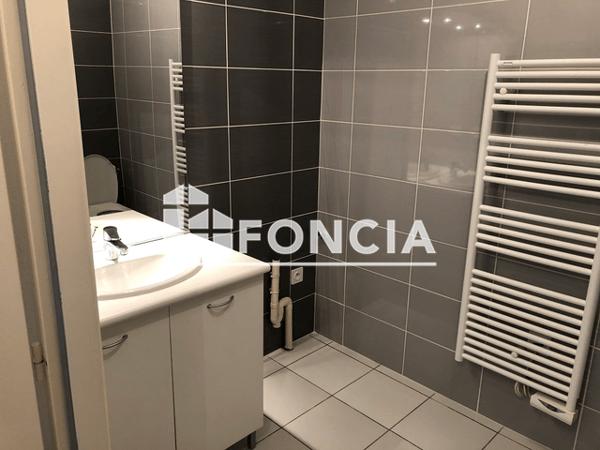 Location Appartement 2 pièces 39.08 m² - 177 RUE DU FORT Collonges 01550
