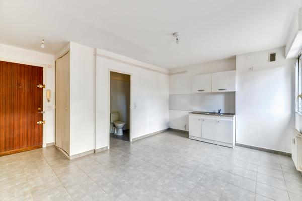 Nice (06100) 2 pièces cave et ascenseur, tram à pied, Saint-Barthélemy