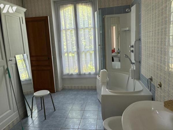 MEULAN - SECTEUR THUN - MAISON DE MAITRE