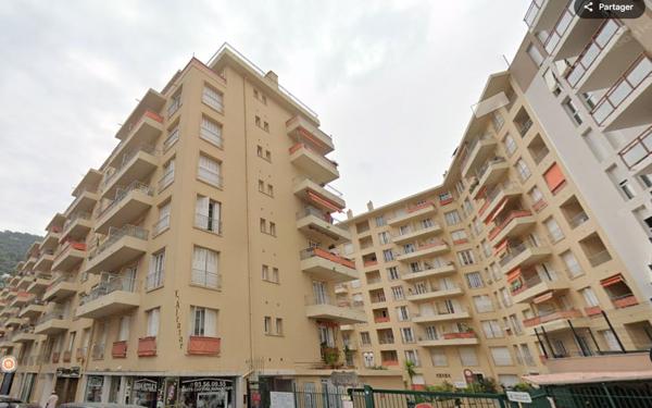 Stationnement à vendre    13 m2 Nice