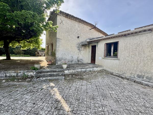 Maison de campagne à rénover Sainte-Cécile-les-Vignes (84290)