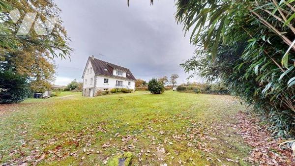 MAISON AVEC ETANG - BRICQUEBOSCQ