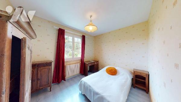 MAISON AVEC ETANG - BRICQUEBOSCQ