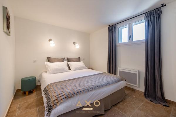 EXCLUSIVITE - MOUSTIERS SAINTE MARIE - GITES DE CHARME - CORPS DE FERME DU XIX EME - 560 M2 - 3 BATIS - TERRAIN 6640 M2 - VUE - 1295000€