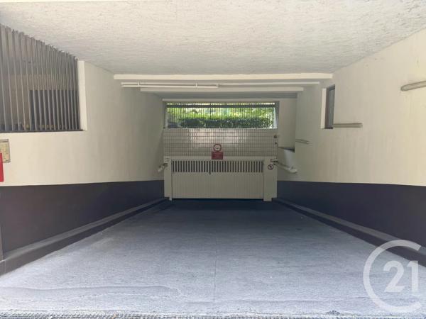 Parking à vendre  48 m 2   ISSY LES MOULINEAUX  - 92