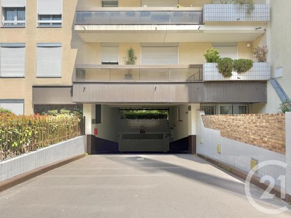 Parking à vendre  48 m 2   ISSY LES MOULINEAUX  - 92