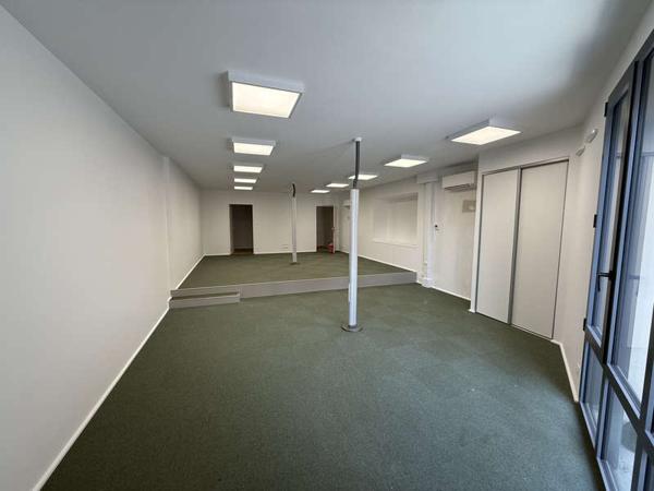 MONTAIGU-VENDEE / Location Local professionnel 73 m²