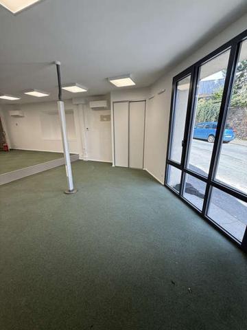 MONTAIGU-VENDEE / Location Local professionnel 73 m²