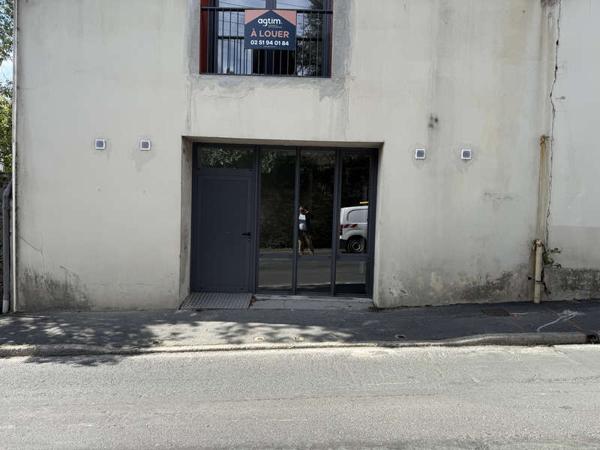 MONTAIGU-VENDEE / Location Local professionnel 73 m²