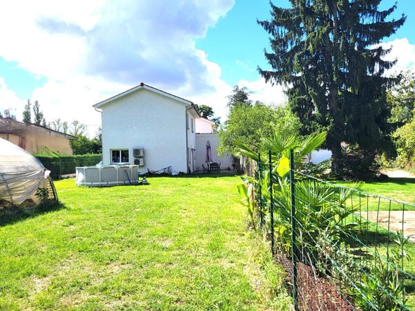 Au coeur de CHAVANOZ - VILLA de 120 m² / 2 niv. Récente de 2018 sur 1725 m² clos