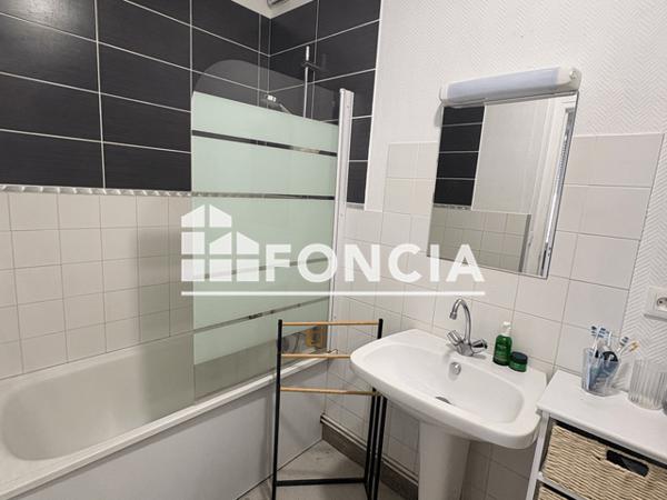Location Appartement 3 pièces 49.2 m² - 23 RUE DE CLEVES Charleville Mezieres 08000