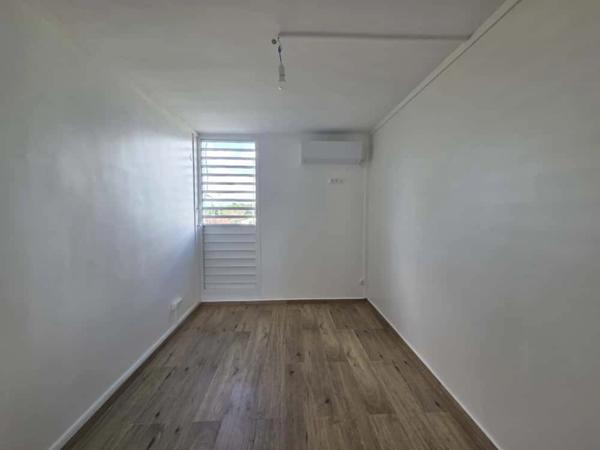 Appartement à louer 4 pièces, Le Raizet - Les Abymes