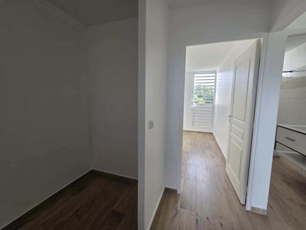 Appartement à louer 4 pièces, Le Raizet - Les Abymes