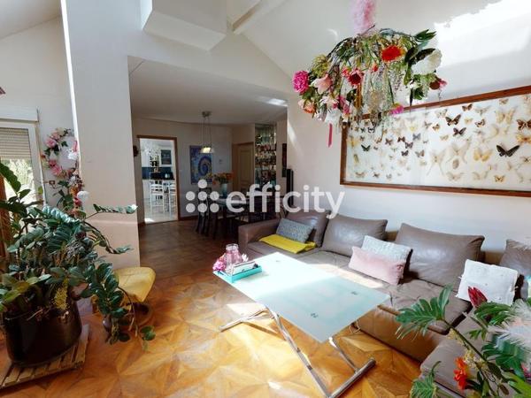 Maison 9 pièces - 160 m² Exclusivité efficity