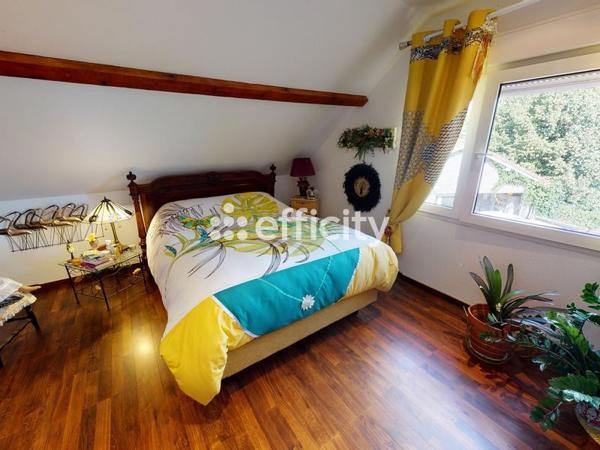 Maison 9 pièces - 160 m² Exclusivité efficity