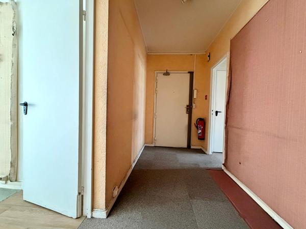 EXCLUSIVITÉ: 4 pièces lumineux à fort potentiel avec loggia ? Avenue recherchée