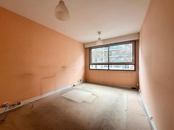 EXCLUSIVITÉ: 4 pièces lumineux à fort potentiel avec loggia ? Avenue recherchée