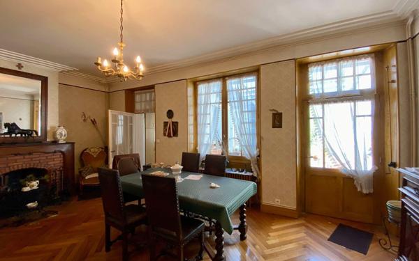 Maison à vendre    7 pièces • 225 m2 Castres