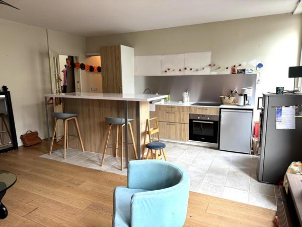 APPARTEMENT CENTRE-VILLE NIORT, 2 CHAMBRES, BUREAU