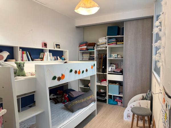 APPARTEMENT CENTRE-VILLE NIORT, 2 CHAMBRES, BUREAU