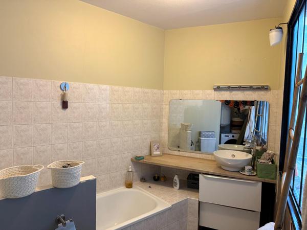 APPARTEMENT CENTRE-VILLE NIORT, 2 CHAMBRES, BUREAU